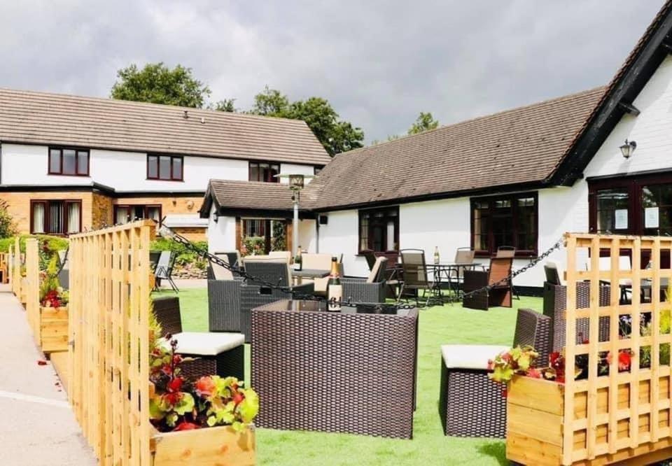 The Boars Head Hotel Sudbury  Экстерьер фото